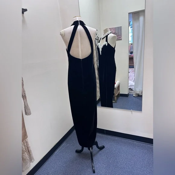 Dave & Johnny black velvet  w/white beads. GORGEOUS!SZE 11/12 GREAT CONDITION - Picture 3 of 15